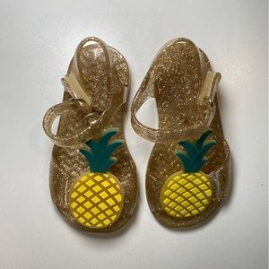 Old Navy Yellow Toddler Girl Sandal - Size 5 - Gently Used